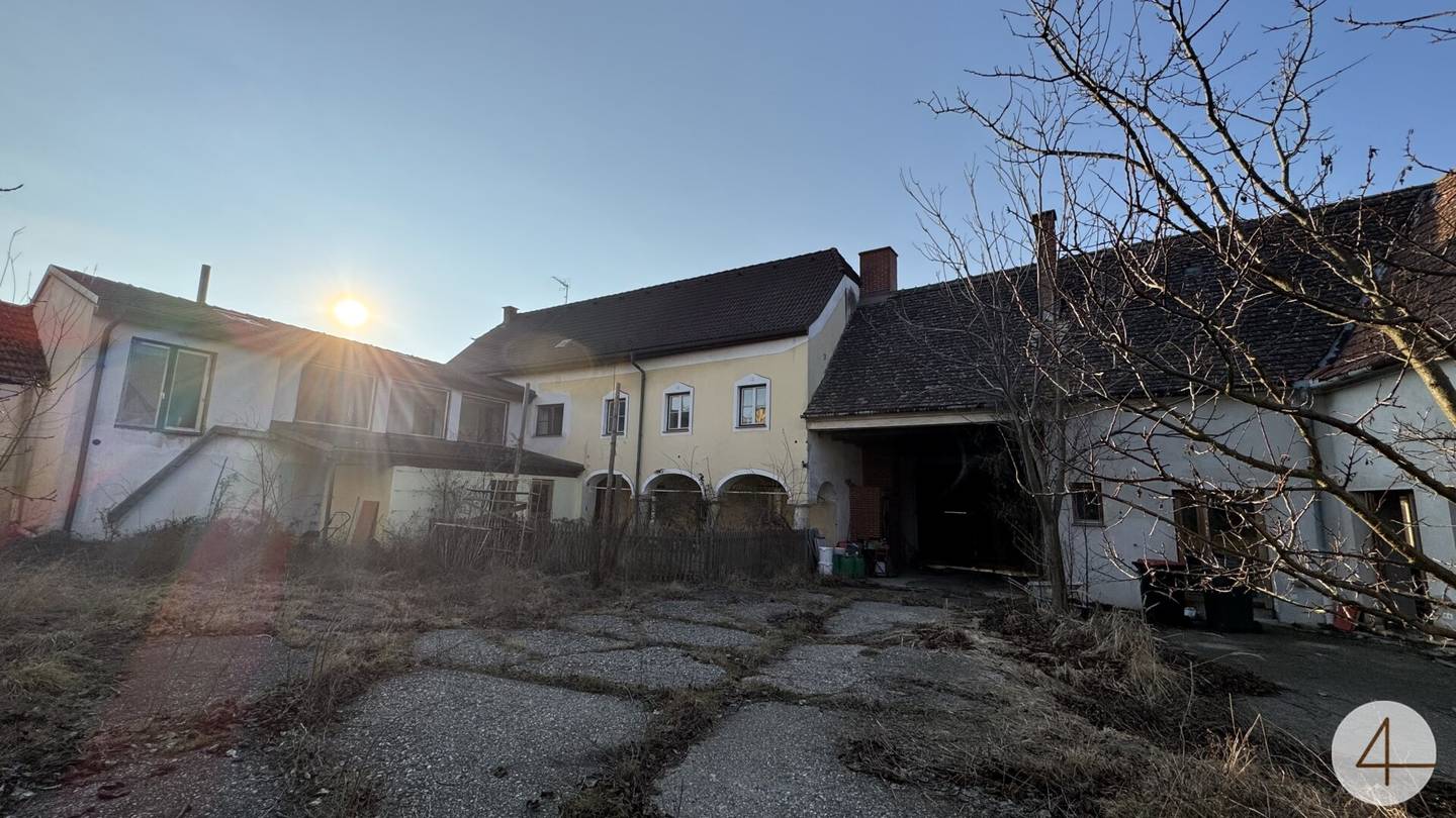 Alter großer Hof mit Nebengebäude und Halle - Achtung neuer Preis!!!! Super Lage!!!