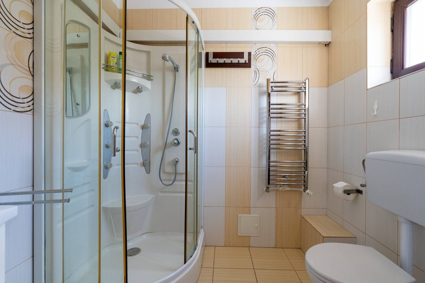 Apartmenthaus mit 11 Einheiten – Flexible Investmentchance nahe dem Flughafen Wien