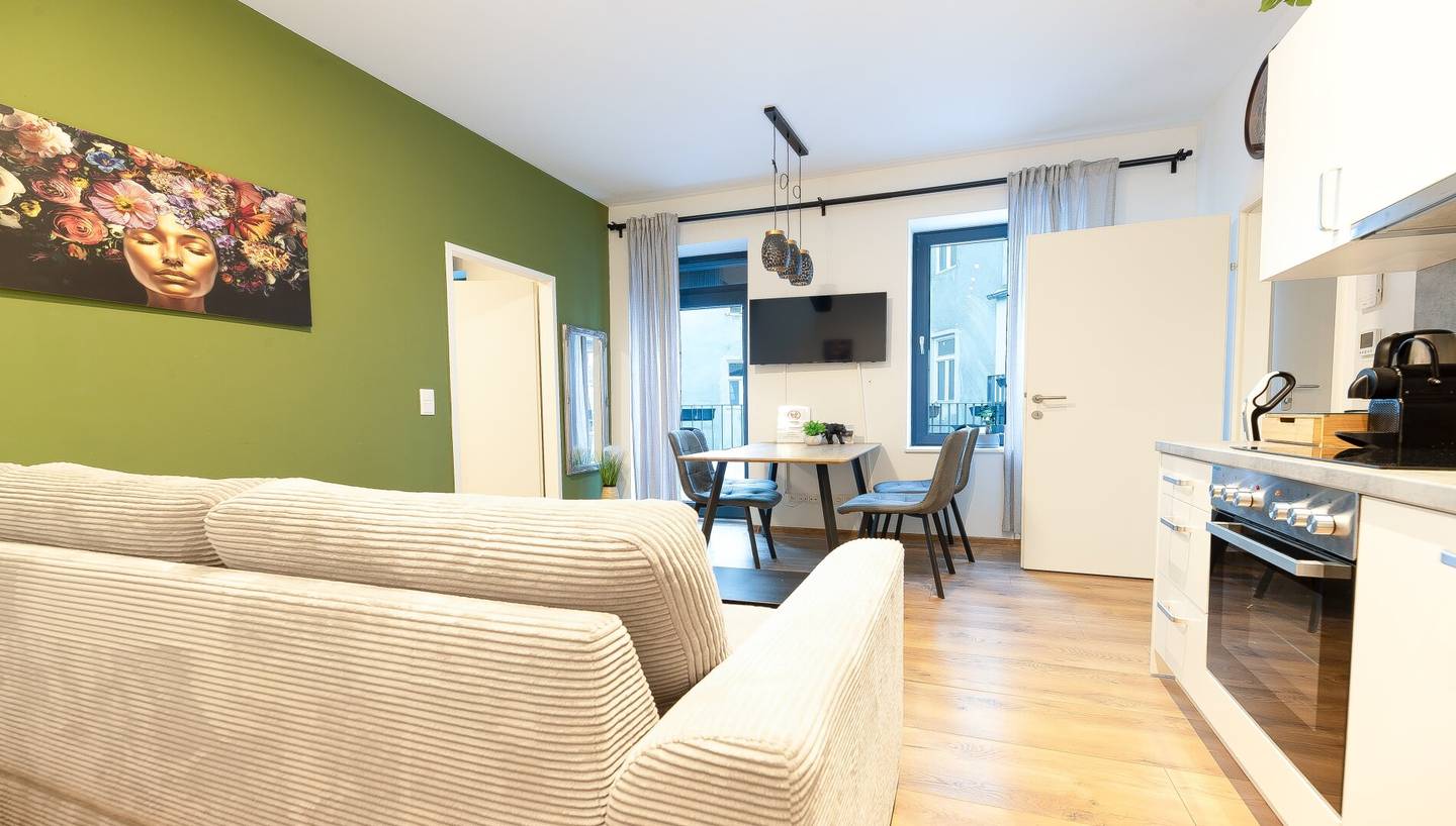 Wohnungspaket mit Werkstatt, Geschäftslokal & baubewilligtem Rohdachboden