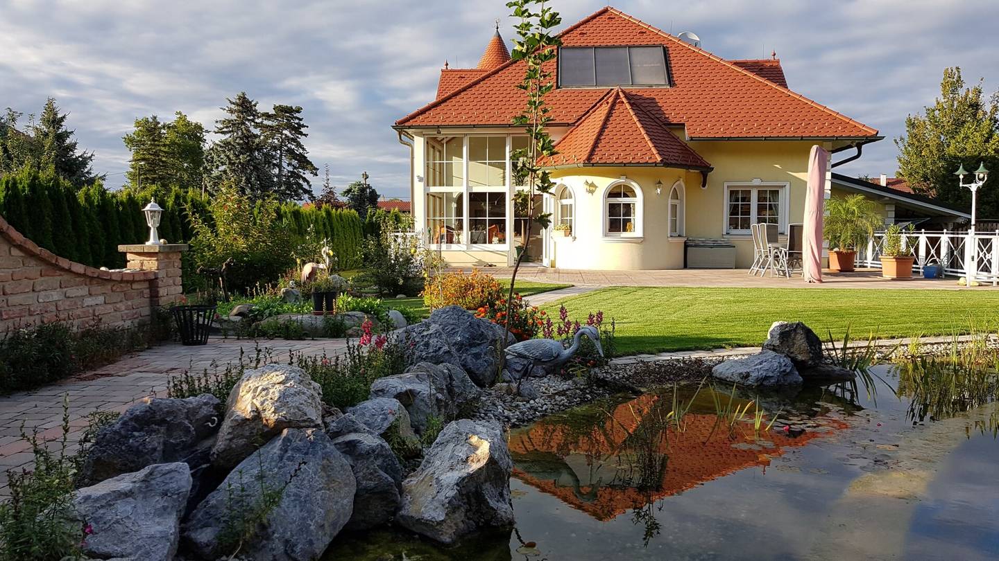 Traumhaftes Grundstück mit exklusiver Villa - 360°- 3D Besichtigung