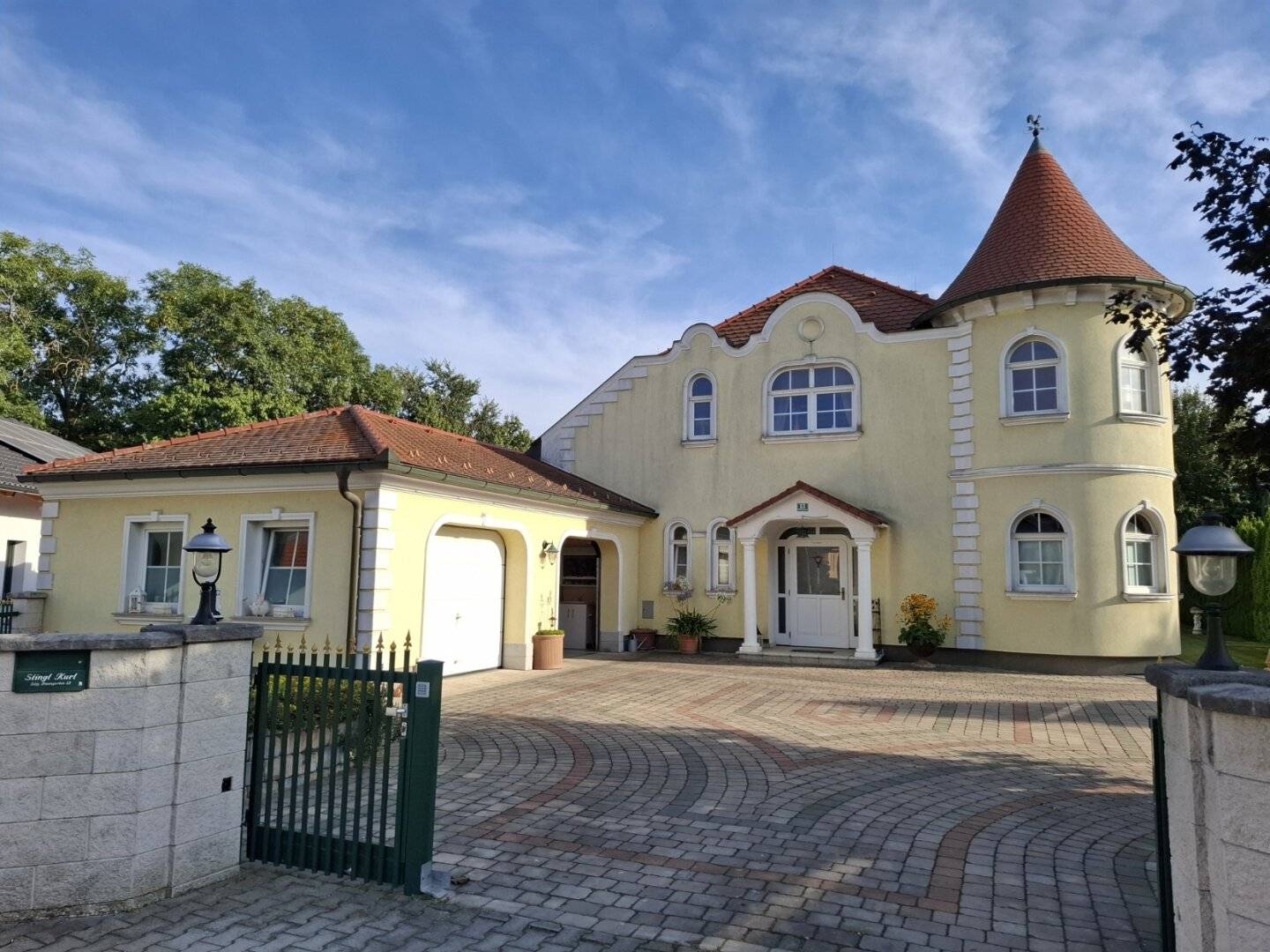 Traumhaftes Grundstück mit exklusiver Villa - 360°- 3D Besichtigung