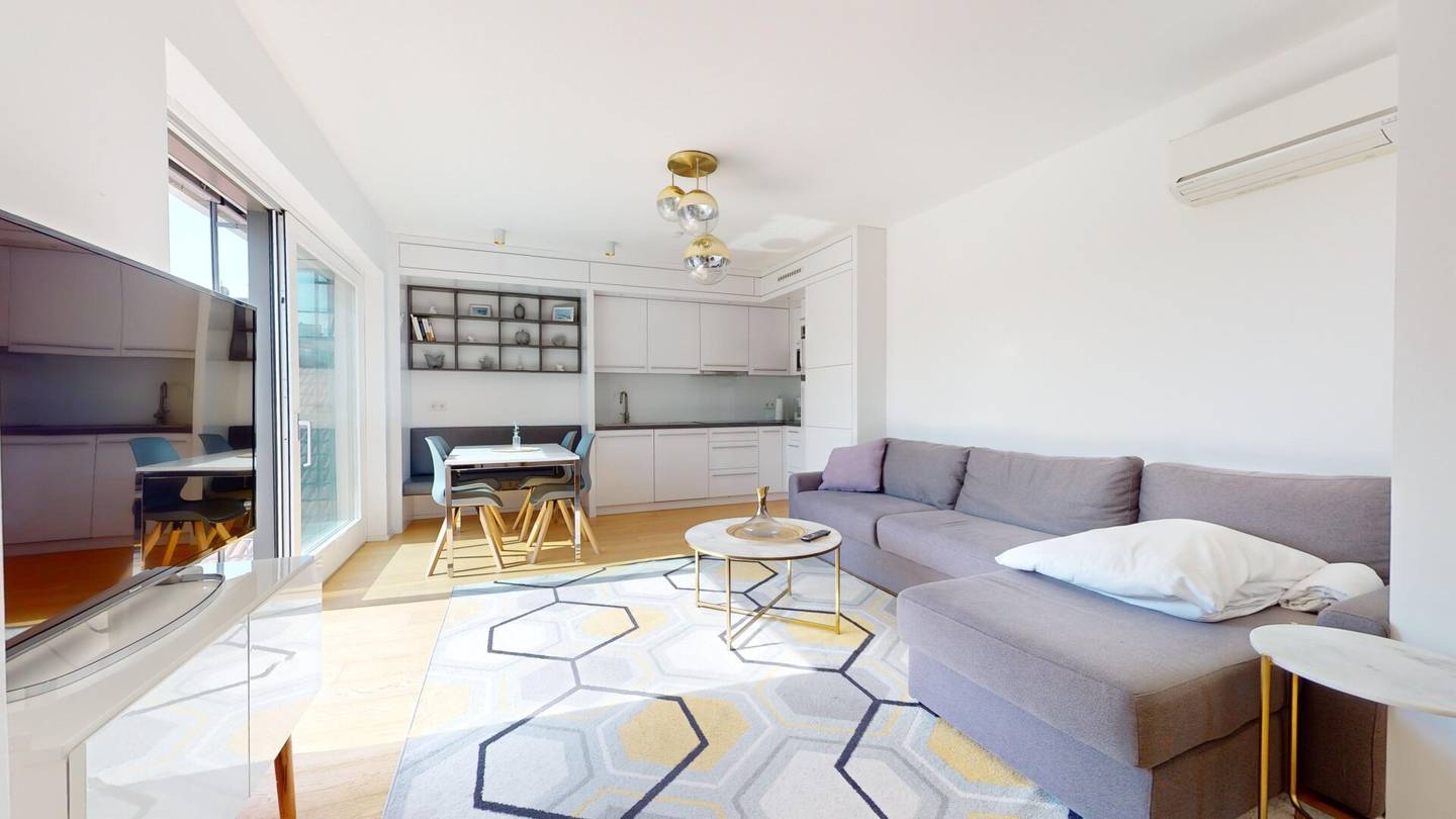 READY TO LIVE- LUXURIÖS SERVICED LOFT-ALL IN-PROVISIONSFREI
