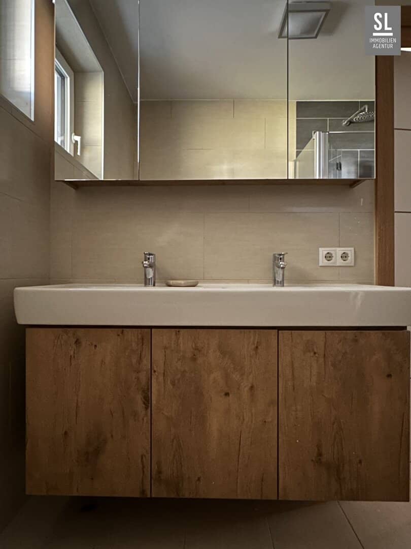 19m² Süd-West Balkon, Lift und 2 TG-Plätze! Schöne, ruhige, exklusiv ausgestattete 4 Zi-Wohnung