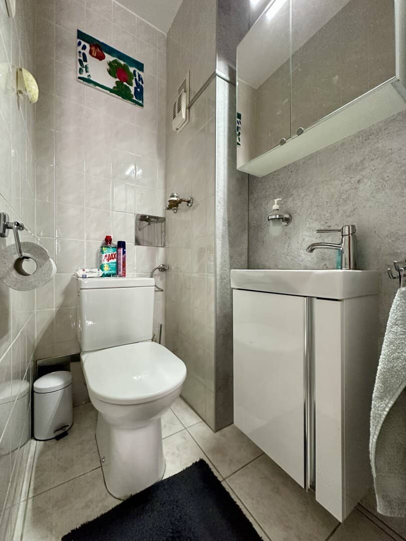 Eigentumswohnung mit Loggia, Indoor-Pool, Sauna und Garage