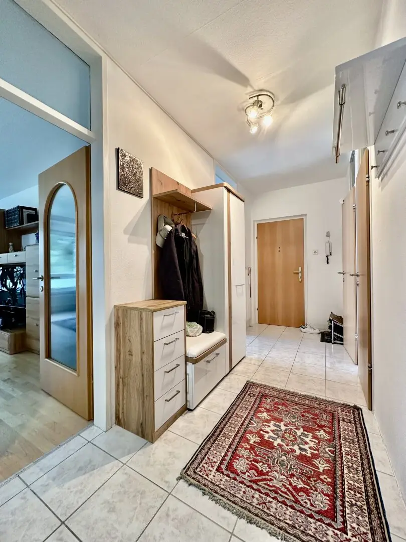 Eigentumswohnung mit Loggia, Indoor-Pool, Sauna und Garage