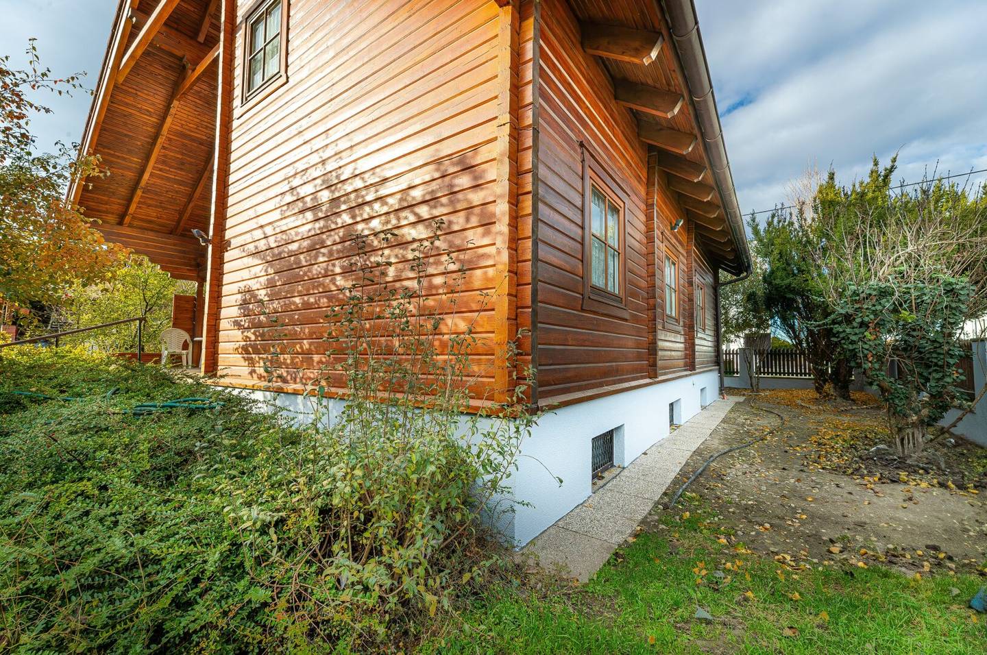 Charmantes Eigenheim mit Pool und stilvollen Details