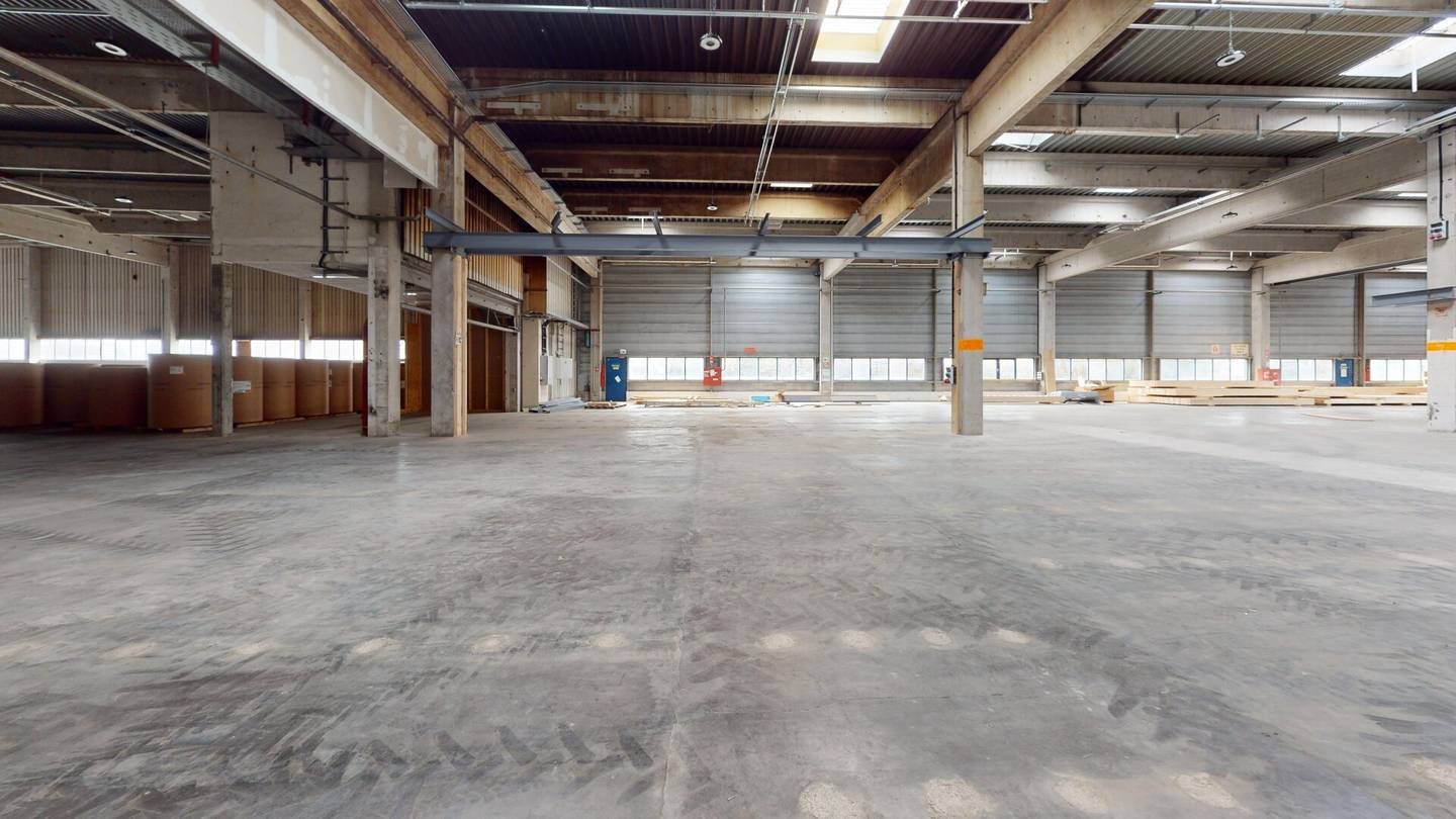 Großzügiges Lager mit Freifläche in zentraler Lage von Traiskirchen - ideal für Industrie und Gewerbe.