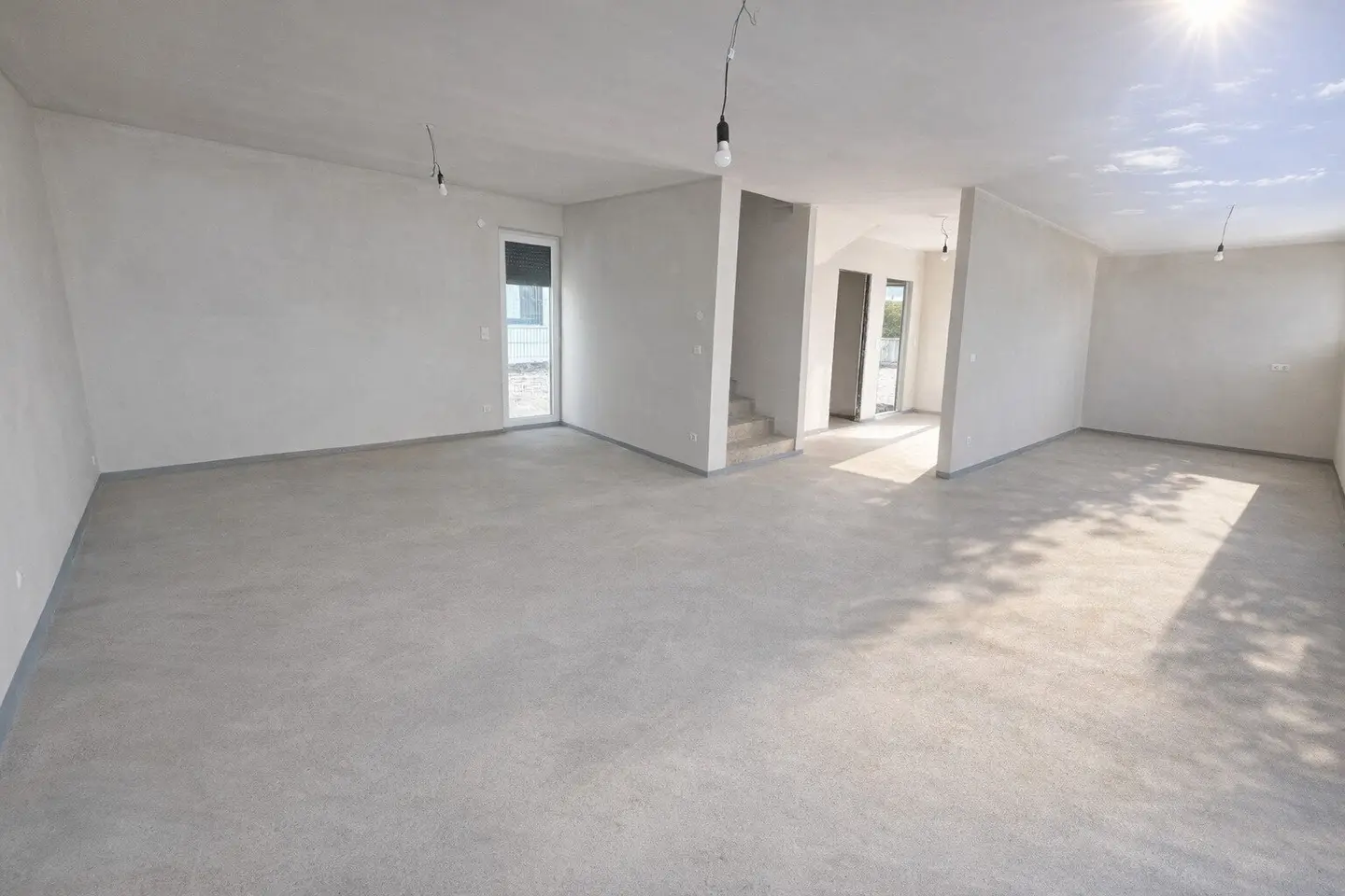 NEUBAU / ERSTBEZUG - Haus mit Garten, Dachterrasse und Parkplatz - 1220 Wien Essling