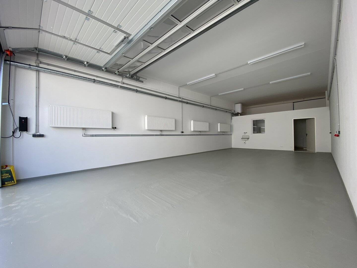 Halle 87m² mit ebenerdiger Einfahrt in Top Lage im Industriezentrum