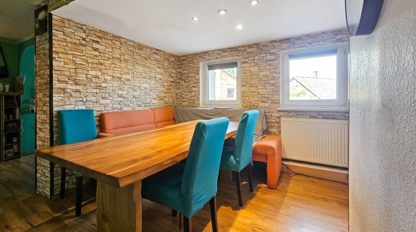 Mehrgenerationenhaus mit über 270m² Wohnfläche in idyllischer Lage!