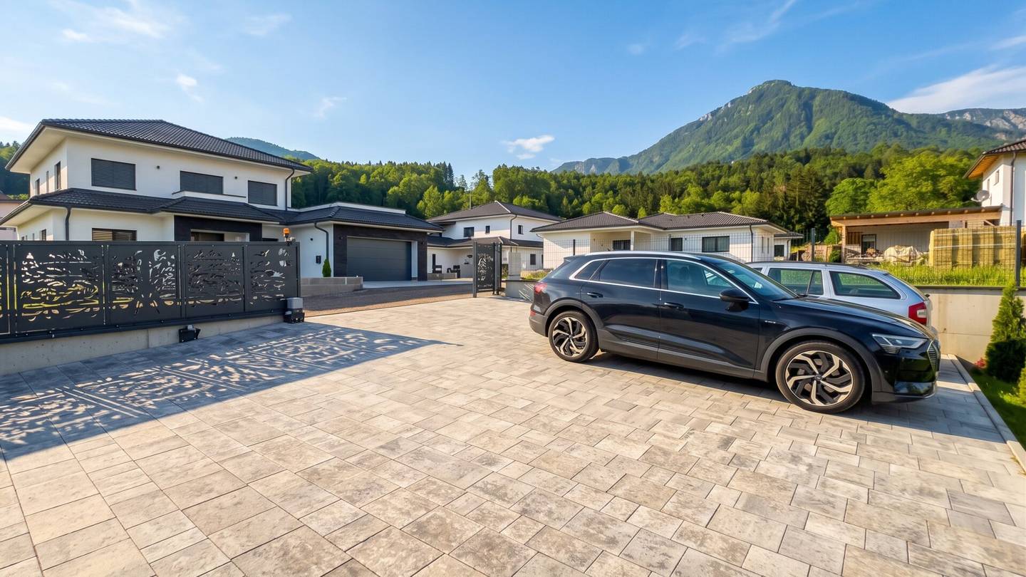 Neuwertiges Familienhaus mit großzügigem Raumkonzept - Bergpanorama und modernste Ausstattung im Herzen Kärntens