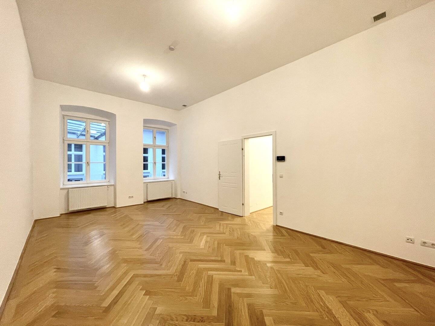 Stilvoll sanierte Altbauwohnung in bester Innenstadtlage – Ruheoase am Getreidemarkt