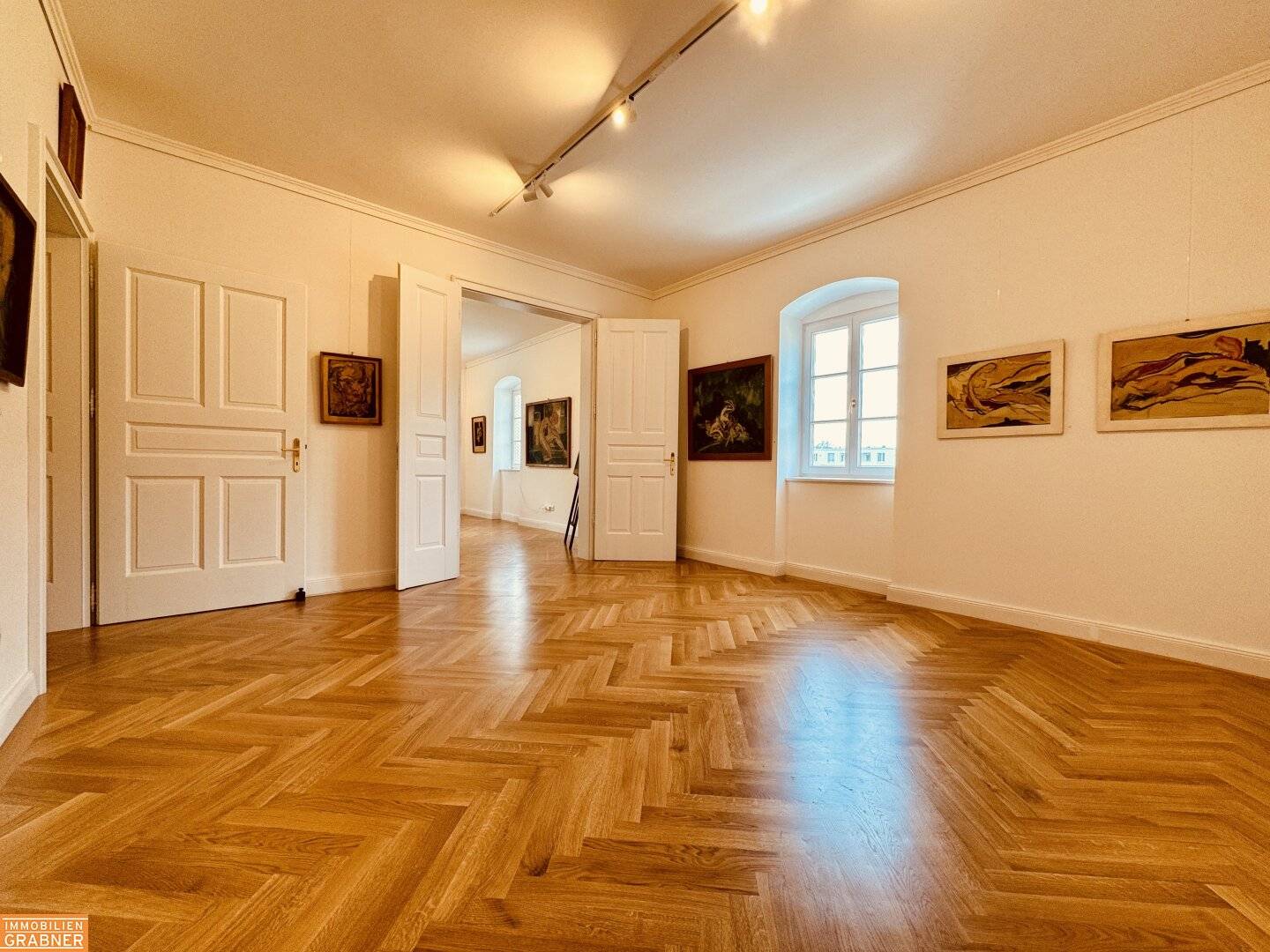 Gründerzeit Stadthaus in zentraler Lage von Gmunden, Erstbezug nach Sanierung, auch für Bauträger geeignet