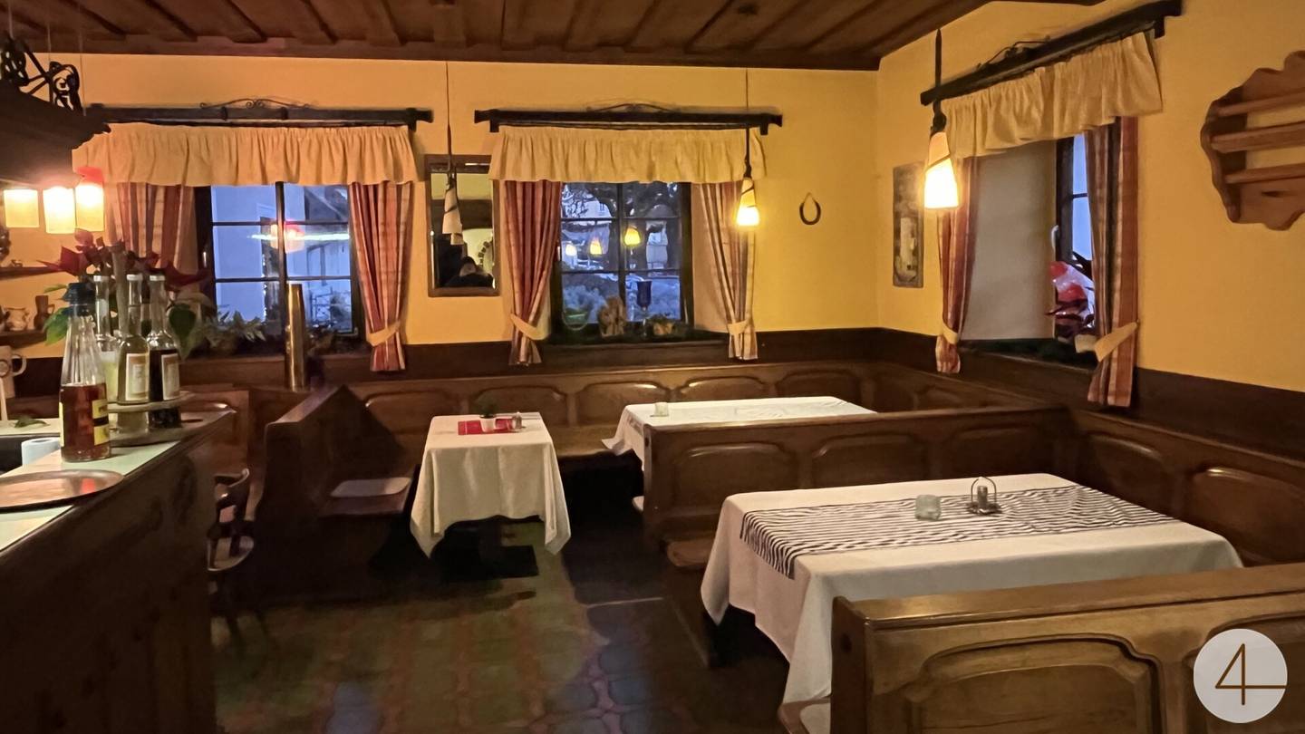 WIE DAMALS! Uriger Charm in altösterreichischem Gasthof in wunderschöner Zentrumslage! Anlageobjekt, Vermietet!