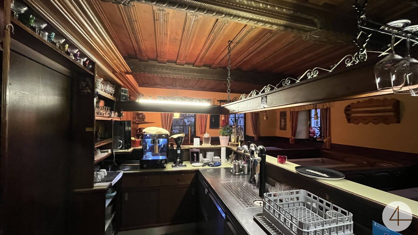 WIE DAMALS! Uriger Charm in altösterreichischem Gasthof in wunderschöner Zentrumslage! Anlageobjekt, Vermietet!