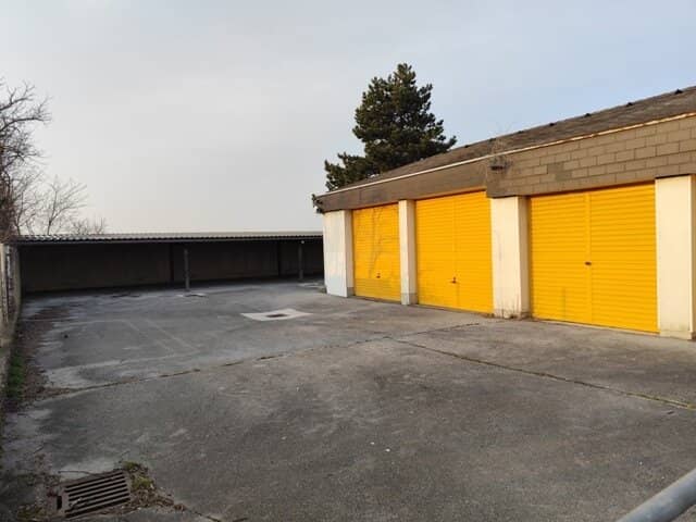 Großzügiges Büro in Parndorf mit Garten, 4 Garagen & 9 Stellplätzen zu mieten!