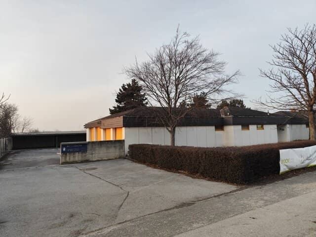 Großzügiges Büro in Parndorf mit Garten, 4 Garagen & 9 Stellplätzen zu mieten!