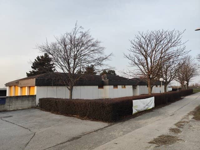 Großzügiges Büro in Parndorf mit Garten, 4 Garagen & 9 Stellplätzen zu mieten!