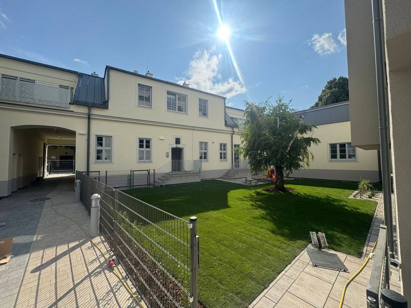 Loftartige DG-Wohnung mit bis zu 4m Raumhöhe, 129m², sehr hell