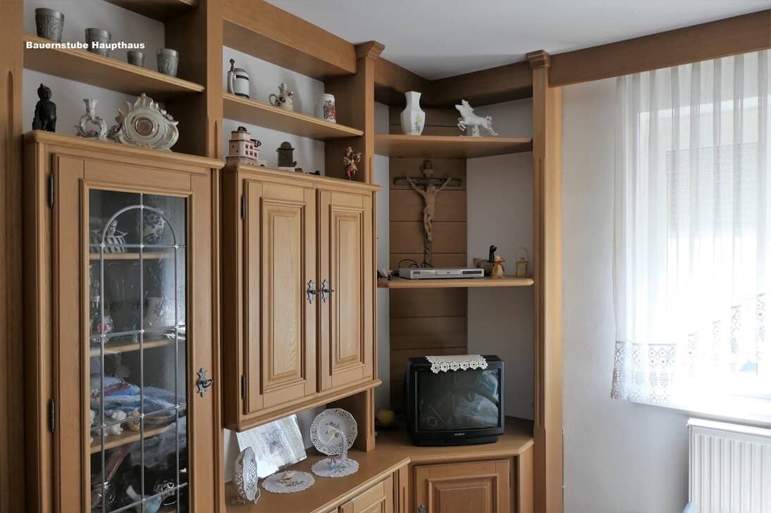 2460 Bruck/Leitha  - Wohn-/Geschäftshaus samt kleinem Landhaus im Zentrum mit wunderschönem Garten