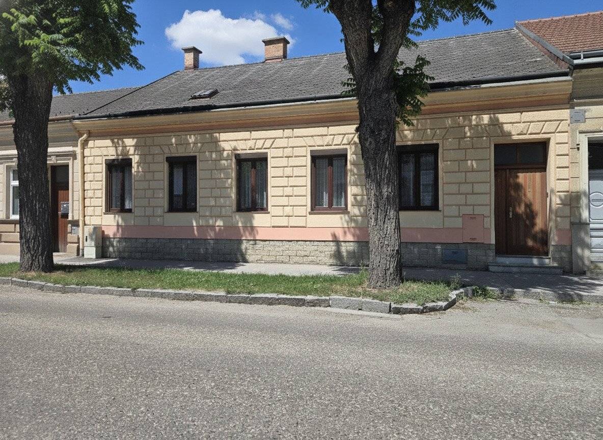 Charmantes Stadthaus in zentraler Lage von Stockerau - 4 Zimmer, idyllischer uneinsehbarer Garten