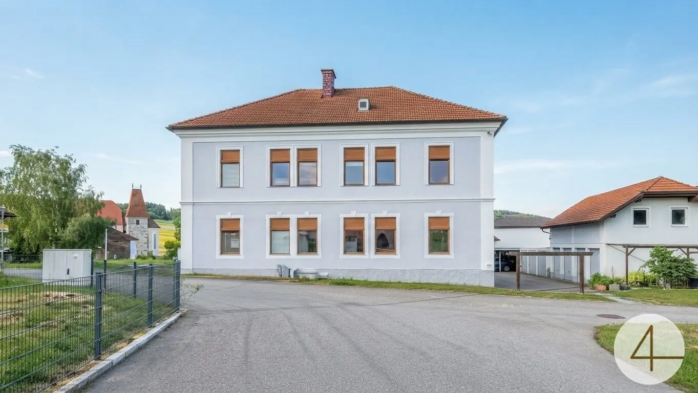 Apartment near Grieskirchen with eat in kitchen and district heating