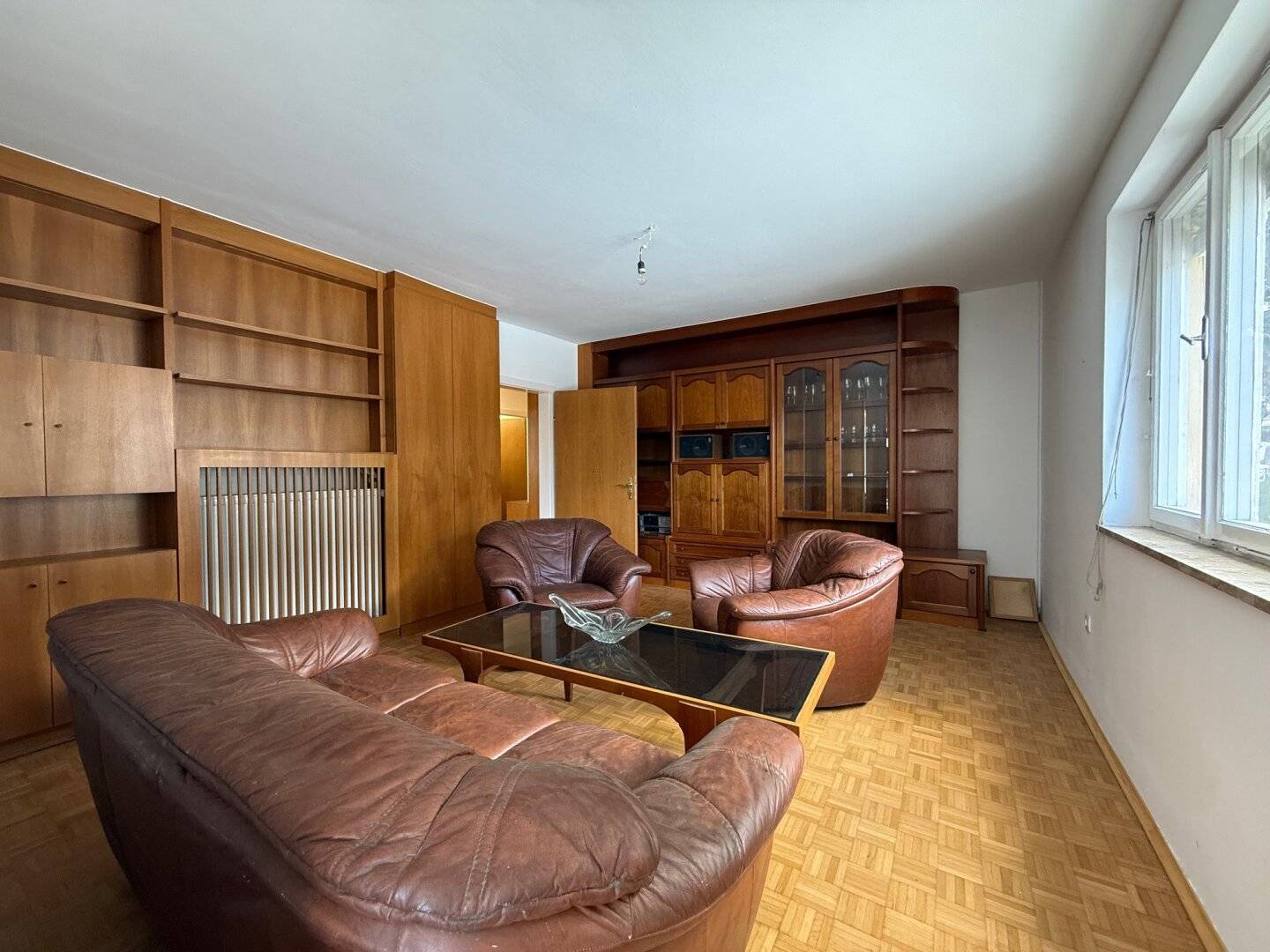 Vielseitiges Mehrfamilienhaus nahe der Stadtgrenze