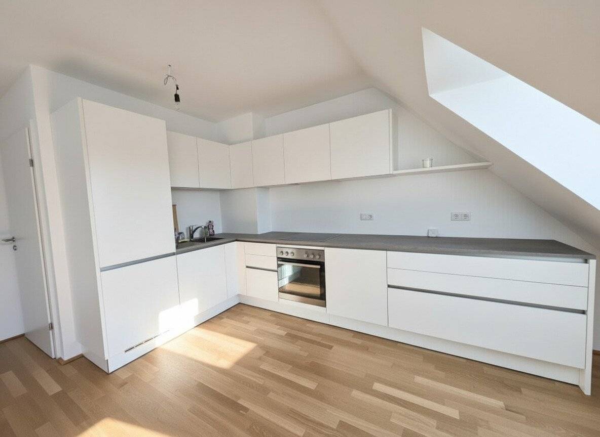 Moderne 2 Zimmer DG-Wohnung mit Klimaanlage, Terrasse und hochwertiger moderner Ausstattung
