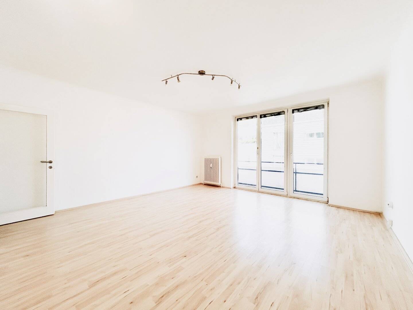 Großzügige 2-Zimmer-Wohnung mit separater Küche und großer Loggia – Wohnen im 20. Bezirk