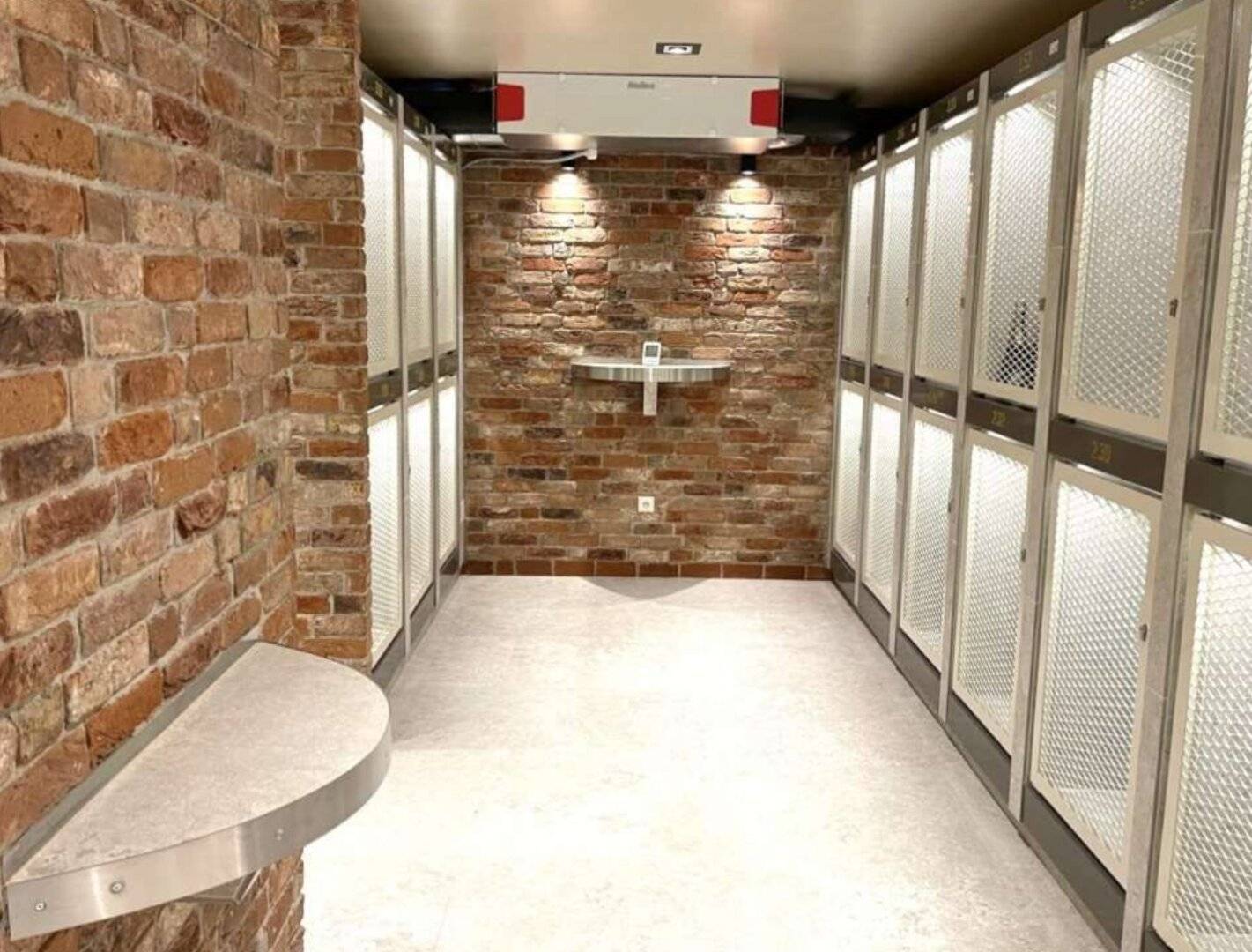 Familienwohntraum: Großzügige Wohnung mit Loggia, Schwimmbad, Weinkeller & Garage nahe Schulen am Fuße des Bisambergs