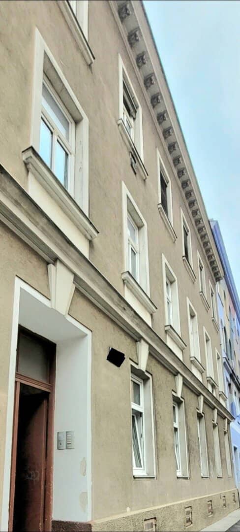 Attraktives Zinshaus mit Zukunft - baubewilligter DG-Ausbau über zwei Ebenen - Investmentchance im 21. Bezirk