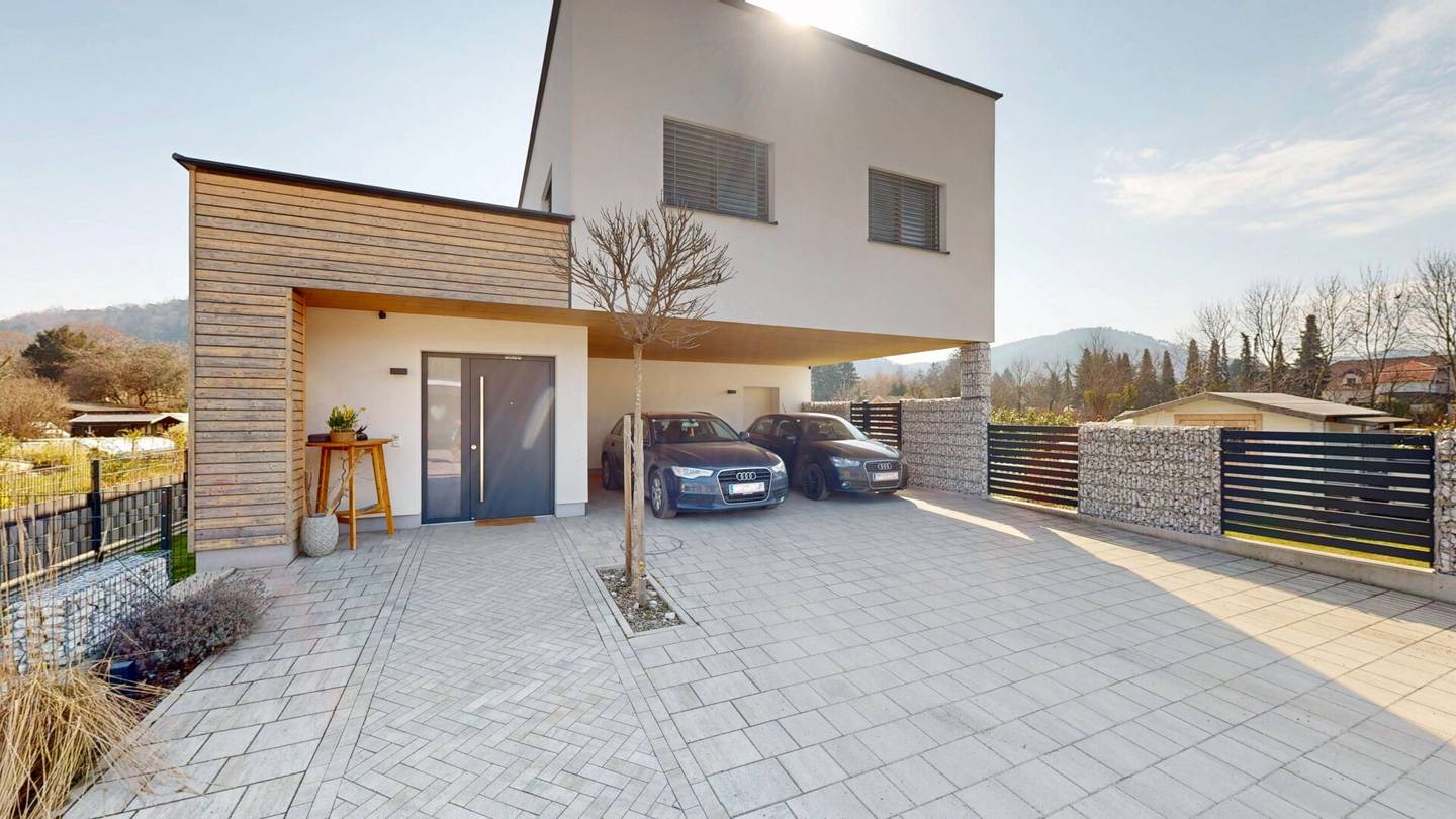 Phantastisches, neuwertiges Einfamilienhaus mit großem Garten | 4 Zimmer - 147 m² | Carport | PV-Anlage u.v.m.