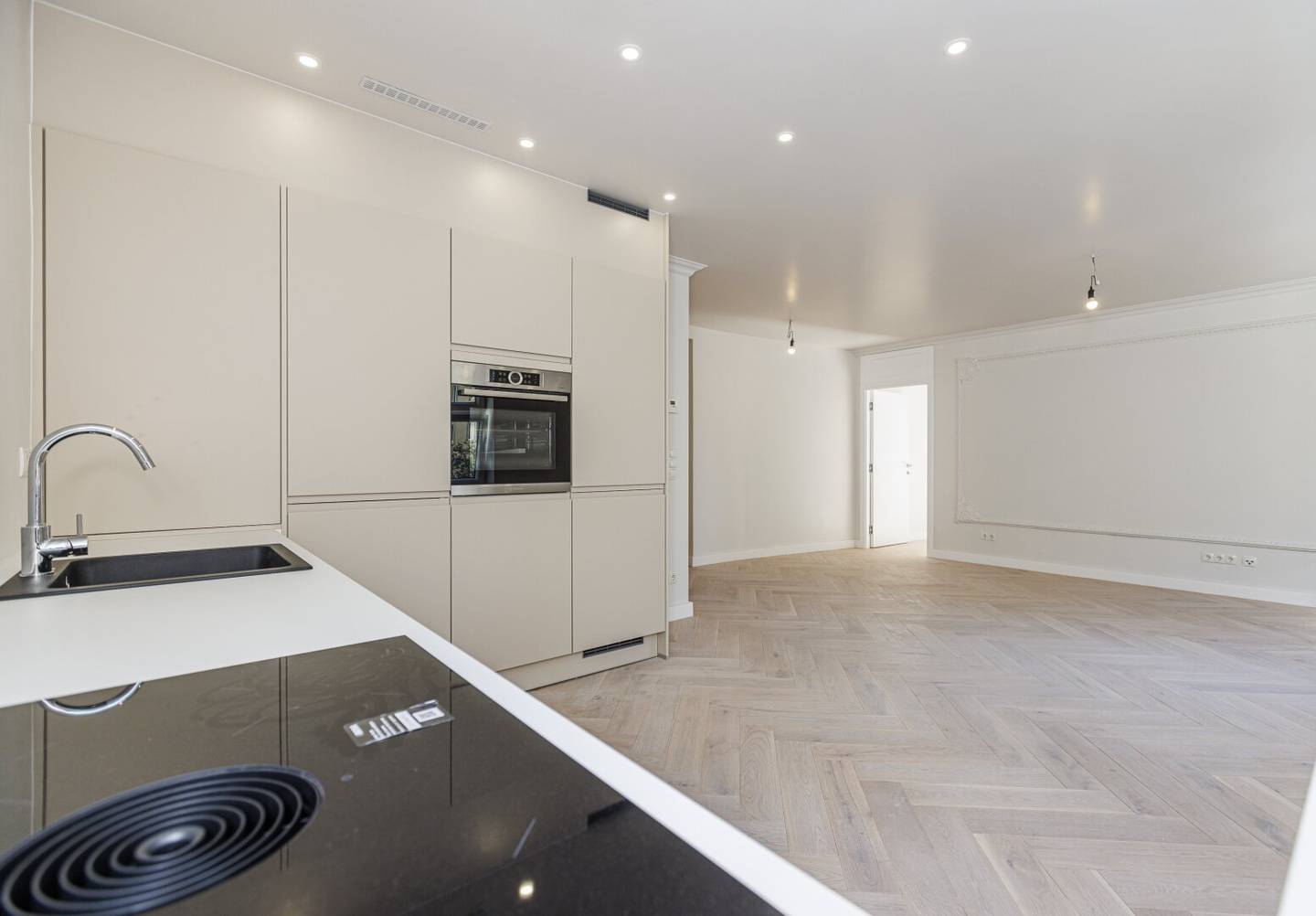 NAHE BELVEDERE - ERSTBEZUG nach Sanierung - perfekt geschnittene 3-Zimmer Familienwohnung mit DAN-Küche - 1030 Wien