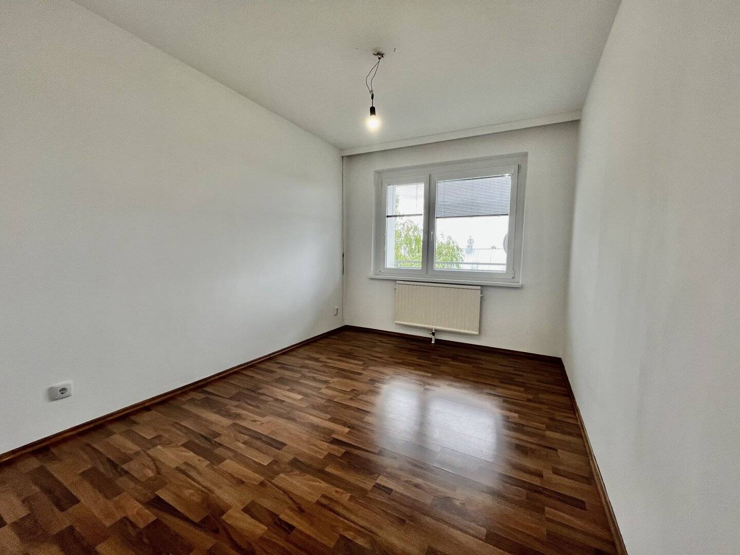 CHARMANTE 3-ZIMMER WOHNUNG IN BRUNN AM GEBIRGE