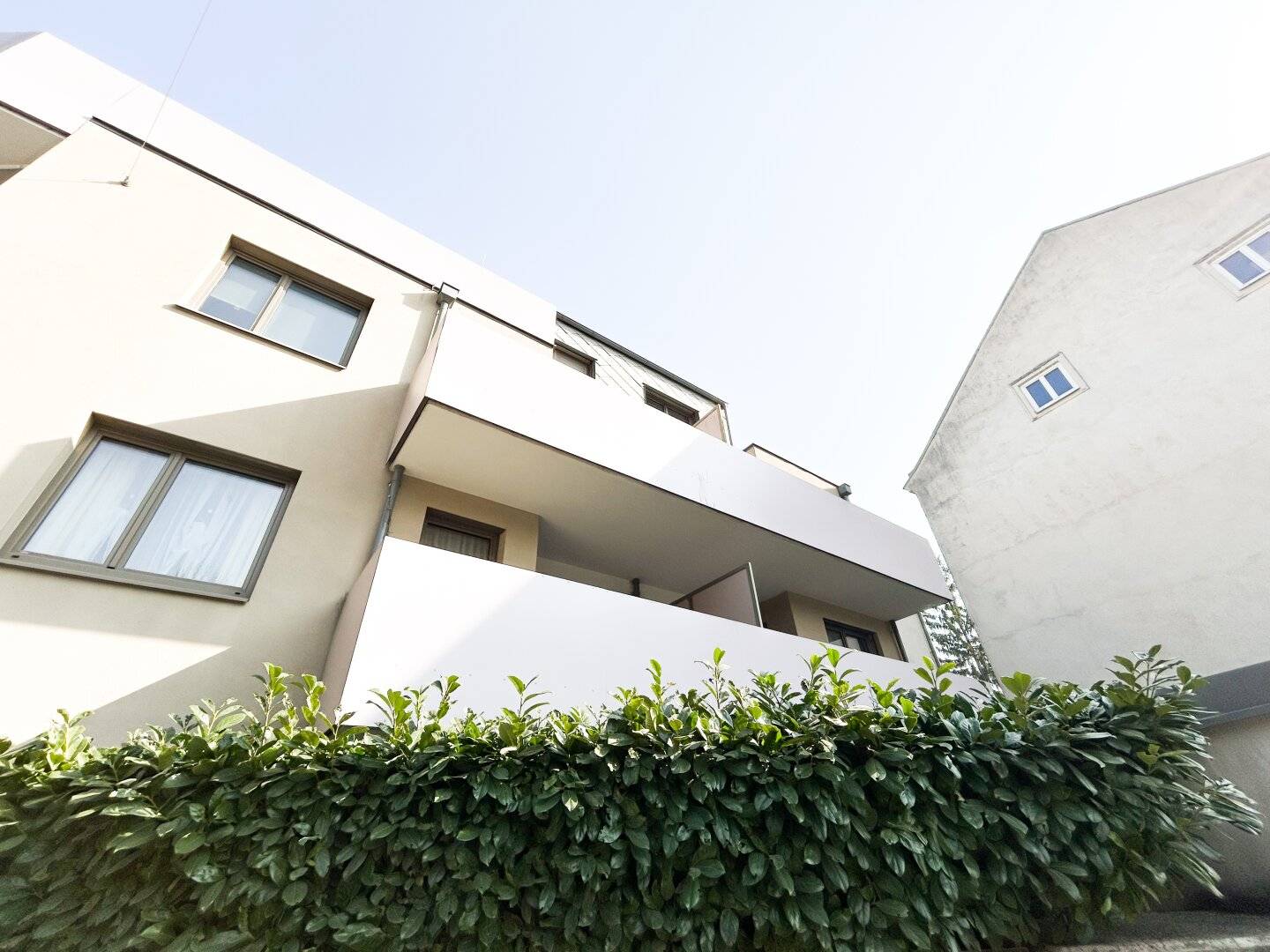 Charmante 2-Zimmer-Wohnung mit Loggia/Terrasse und Tiefgarage in moderner Wohnhausanlage – 1230 Wien