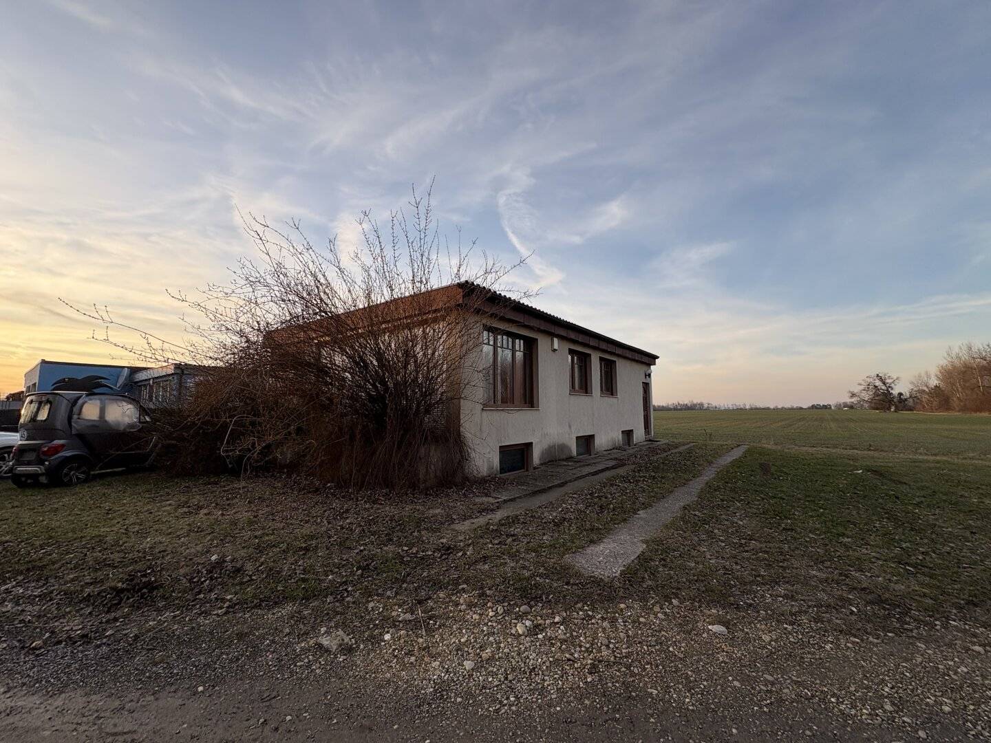 WOHNEN AM SEE, ERBAUEN SIE SICH IHREN WOHNTRAUM MIT SEEZUGANG- Haus mit Keller in Trockenparzelle