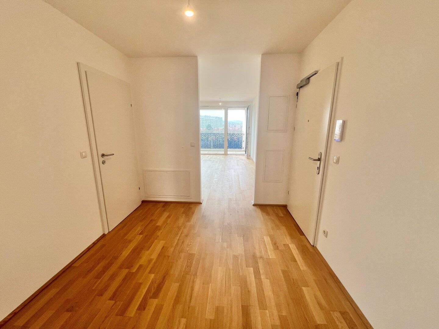 ***HELLE 3-ZIMMER-WOHNTRAUM - ERSTBEZUG, BALKON, NIEDRIGENERGIEHAUS, KÜCHE INKLUSIVE  ***