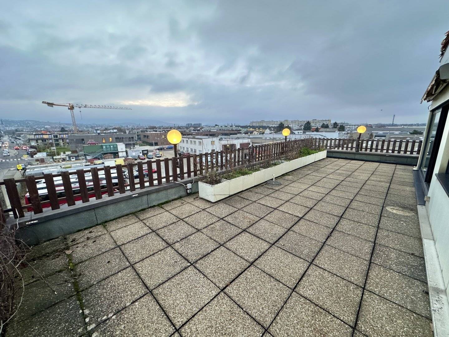 EXKLUSIVES BÜRO MIT DACHTERRASSE IN BRUNN AM GEBIRGE - IHR NEUER ARBEITSPLATZ!
