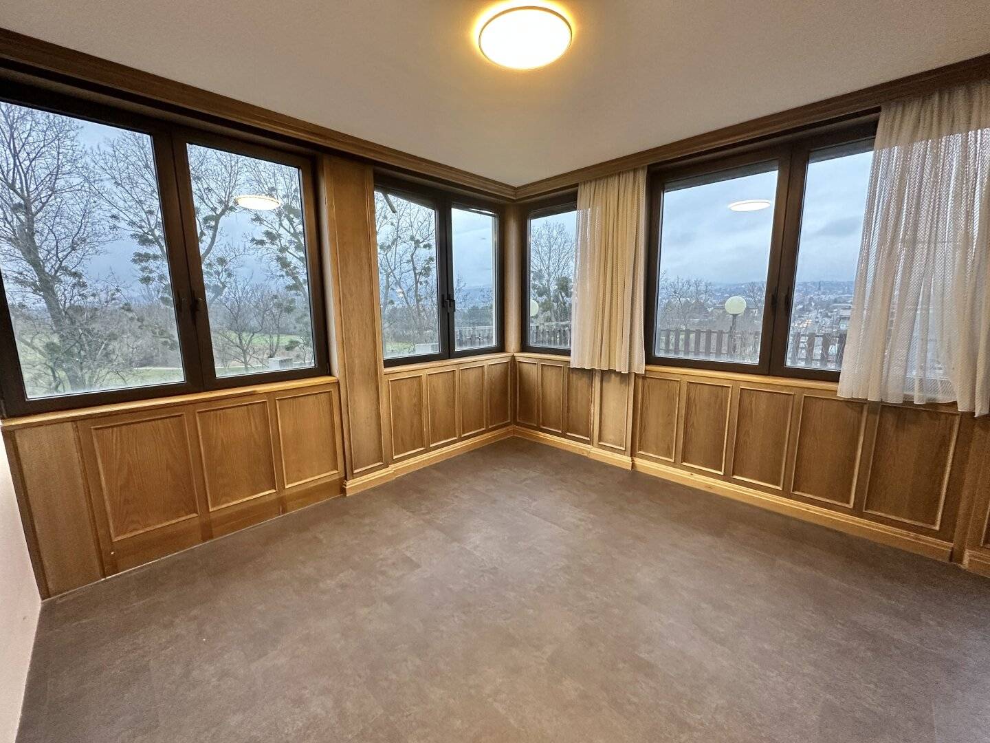 EXKLUSIVES BÜRO MIT DACHTERRASSE IN BRUNN AM GEBIRGE - IHR NEUER ARBEITSPLATZ!
