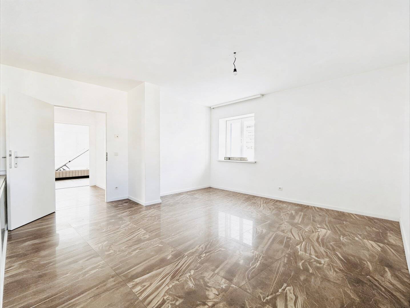 Helle 3-Zimmer-Wohnung mit Balkon in Top-Lage beim Hauptplatz – Wohnen im Herzen der Stadt