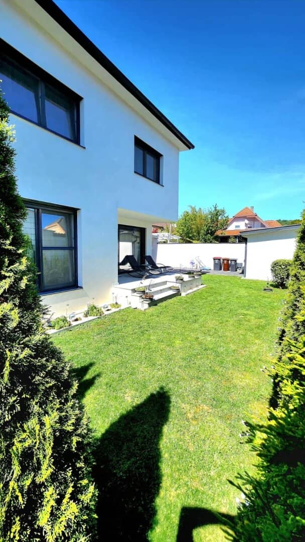 DOPPELTES GLÜCK! 2 Doppelhaushälften mit je 4 Zimmern und vielen Freiflächen in TOP Lage in Berndorf zu verkaufen!