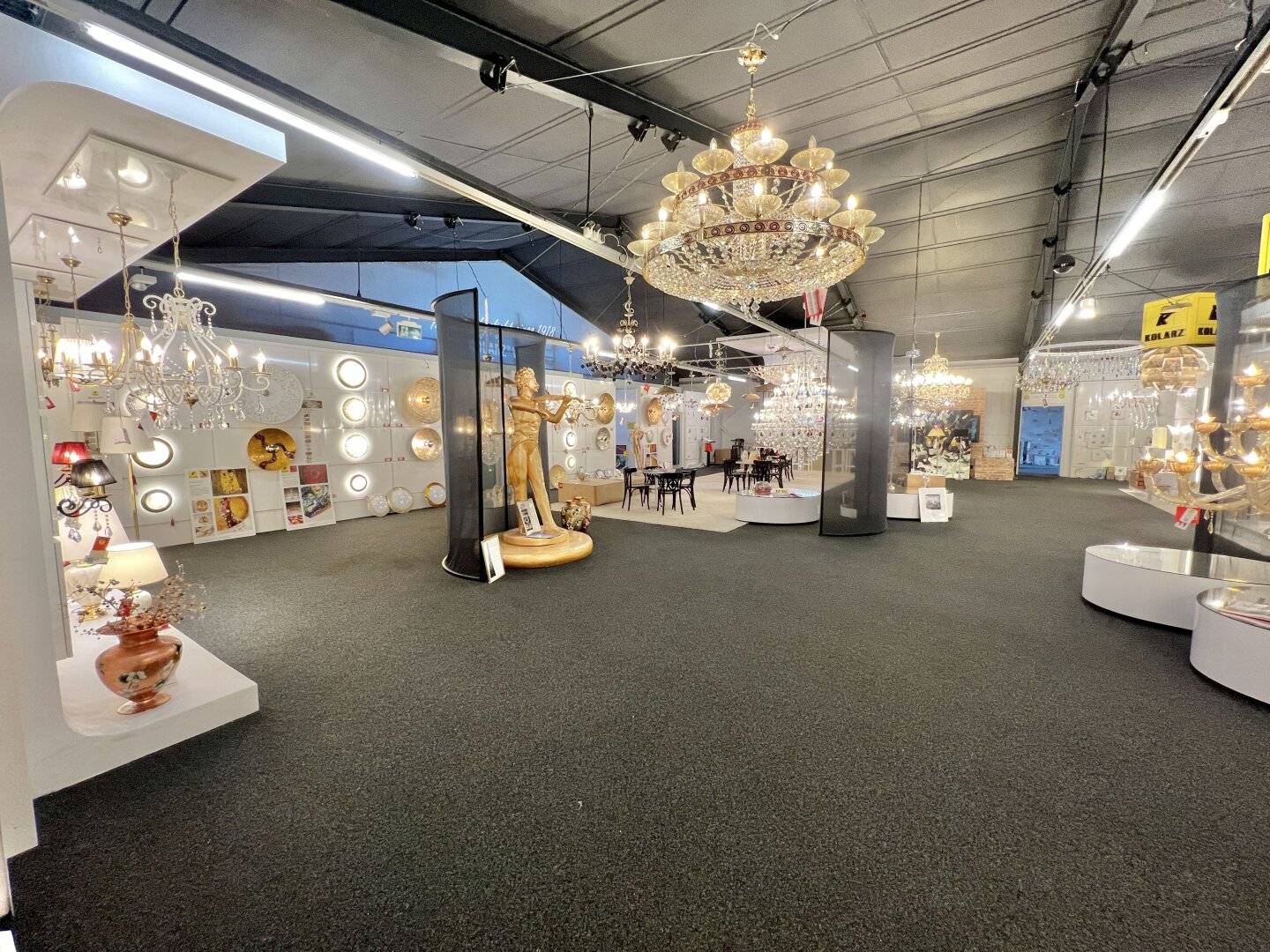 BÜRO - SCHAURAUM - LAGERRAUM - KOOPERATION JEDER ART