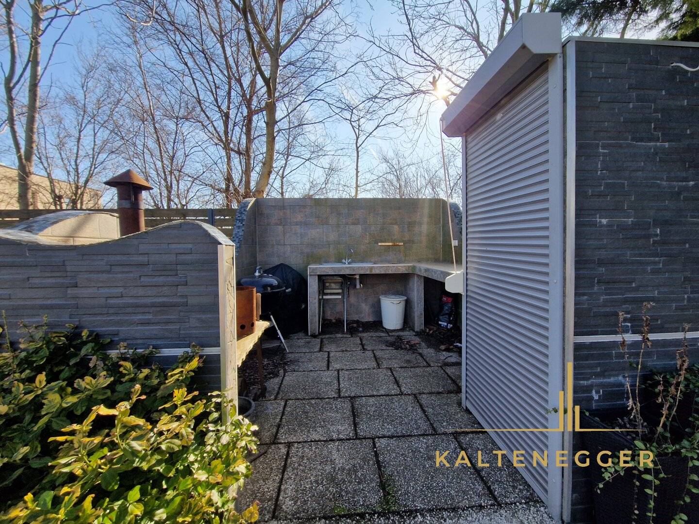 Wohlfühloase mit 3 Wohneinheiten + Garage + Swimmingpool