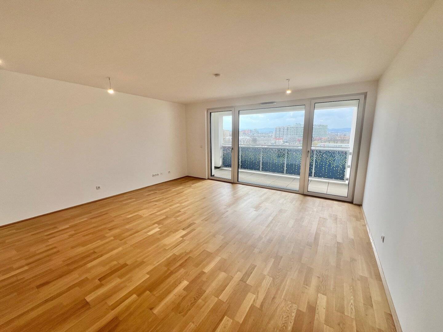 ***HELLE 3-ZIMMER-WOHNTRAUM - ERSTBEZUG, BALKON, NIEDRIGENERGIEHAUS, KÜCHE INKLUSIVE  ***