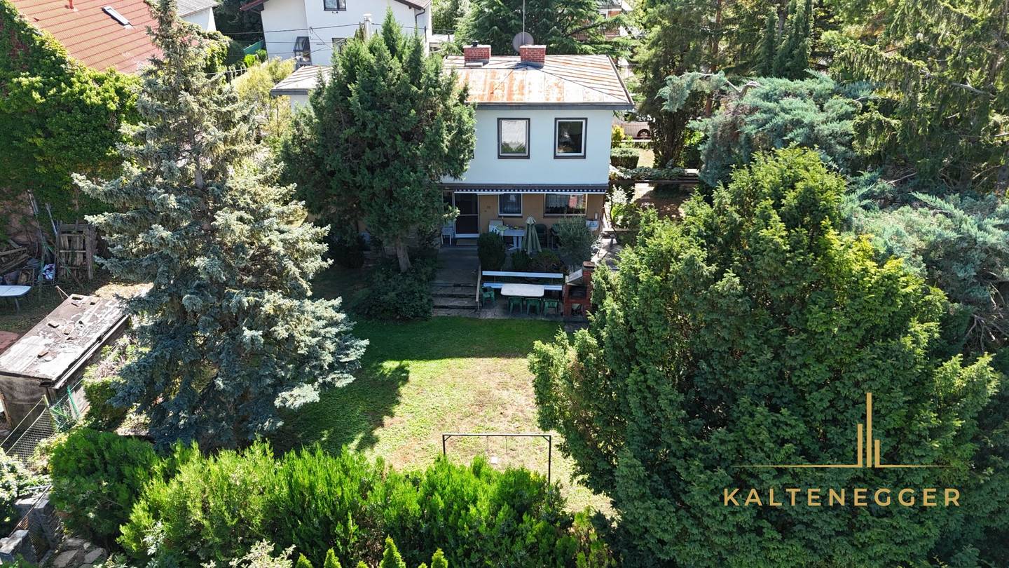 776 m² großes Grundstück mit Haus & viel Potential in alter ruhiger Siedlungslage
