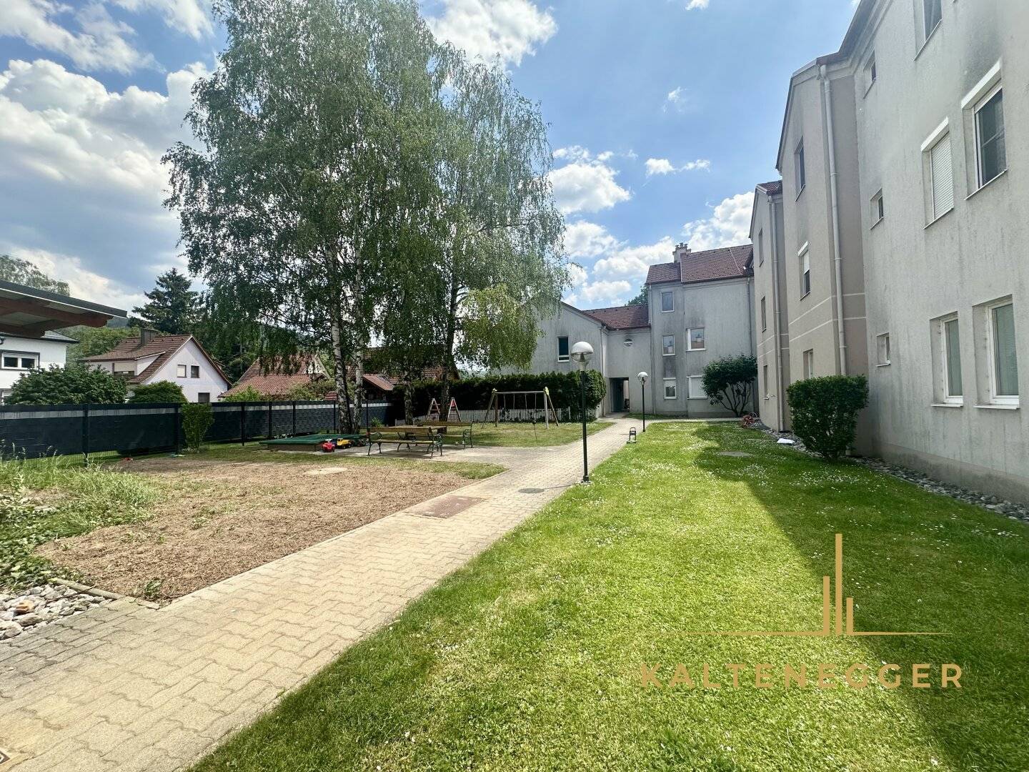 Ruhige Dachgeschosswohnung - vermietet / Anlageobjekt