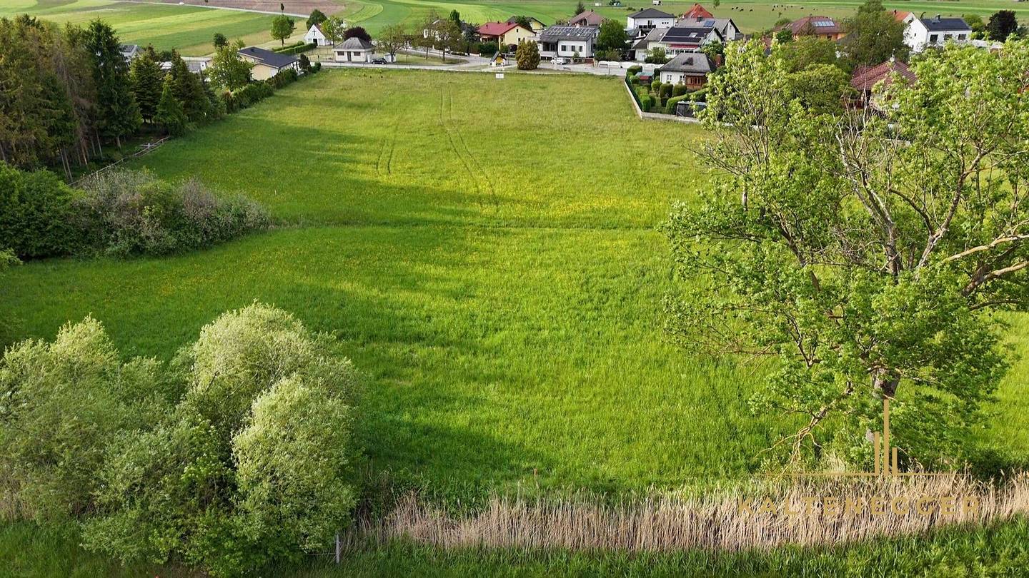 Idyllisches Grundstück mit traumhaftem Fernblick auf den Schneeberg, nahe zur Hohen Wand
