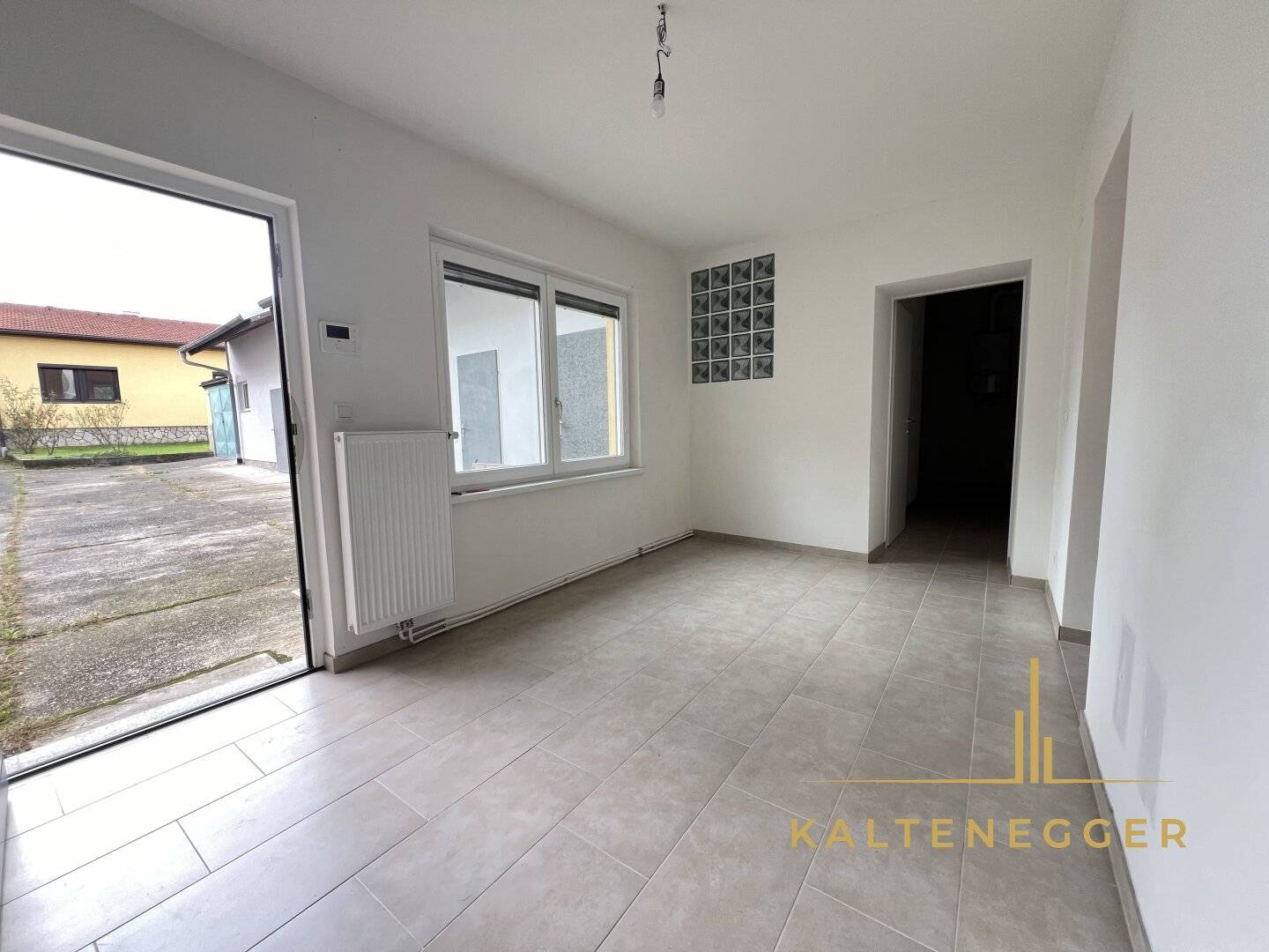 Saniertes Wohnhaus mit Parkplatz in Vösendorf