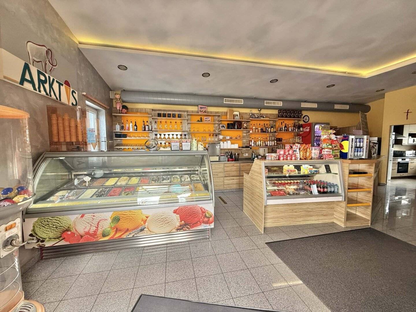 ***ETABLIERTES CAFE-EISSALON IN LOIPERSDORF MIT GROSSER TERRASSE UND PARKPLÄTZEN***