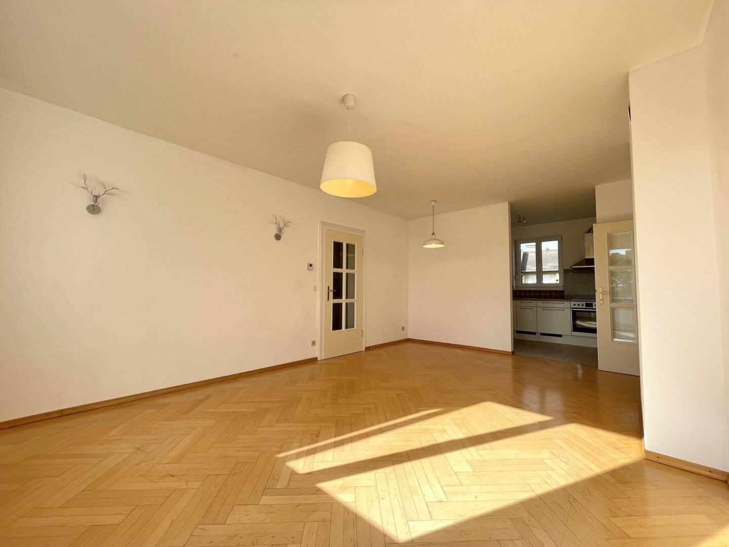 Wohnen im Marchfeld! Helle 4-Zimmer-Dachgeschoßwohnung mit Balkon